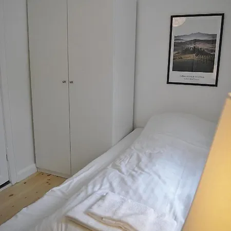 Apartment Bright In Elegant Osterbro